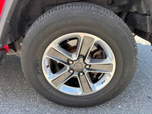 Used 2018 Jeep Wrangler Unlimited Sahara AWD/4WD image 20