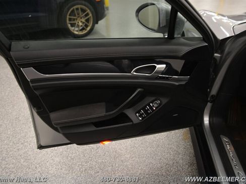 Used 2013 Porsche Panamera GTS image 38