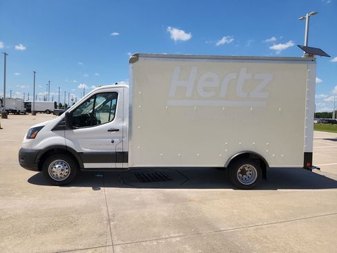 Used 2022 Ford Transit 350 DRW RWD image 8