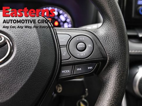 Used 2022 Toyota RAV4 LE AWD/4WD image 16