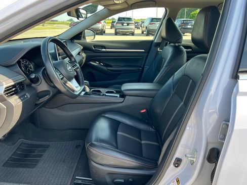 Used 2024 Nissan Altima 2.5 SR FWD image 5