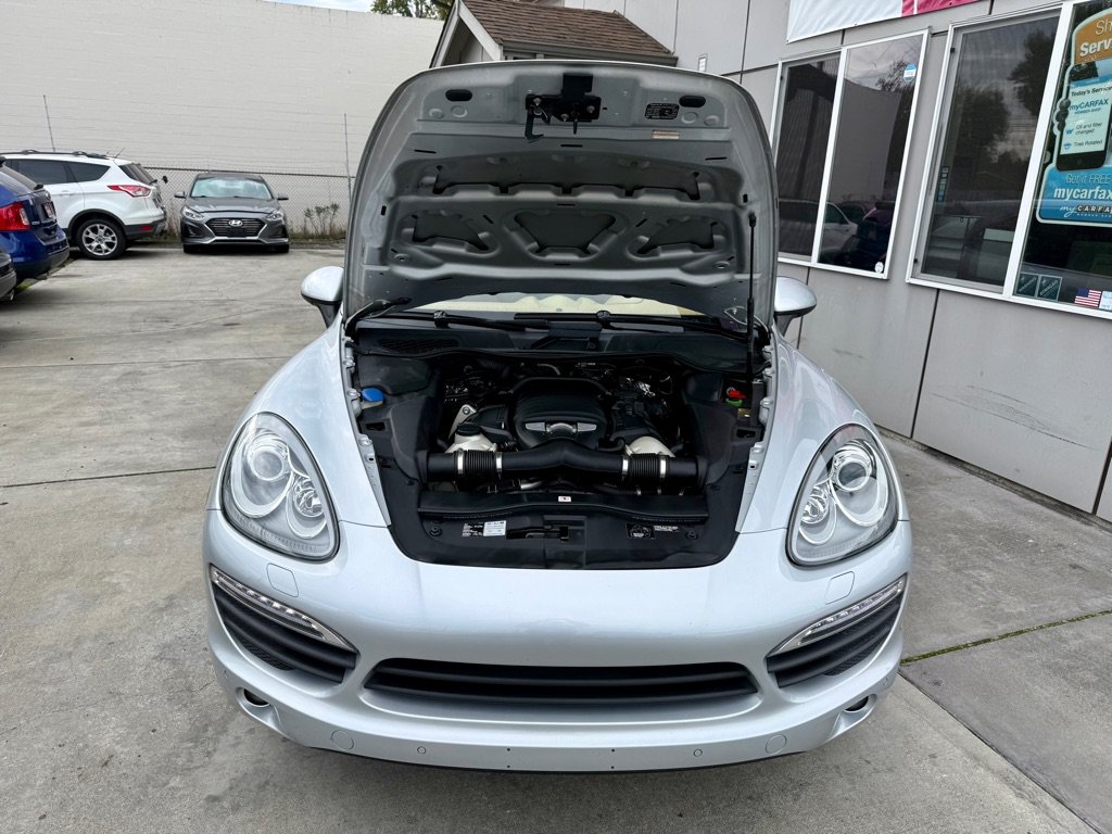 Used 2014 Porsche Cayenne S AWD/4WD image 7