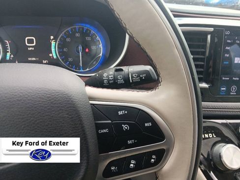 Used 2018 Chrysler Pacifica Limited w/ Advanced Safetytec Group FWD image 35