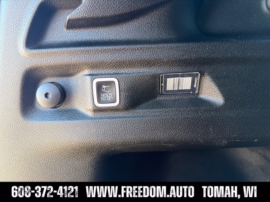 Used 2024 Jeep Grand Cherokee L Altitude AWD/4WD image 34
