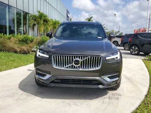 Used 2024 Volvo XC90 B6 Ultimate w/ Protection Package Premier image 2