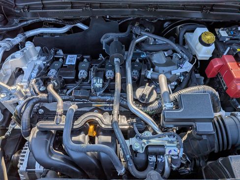 Certified 2025 Nissan Kicks SR AWD/4WD image 33