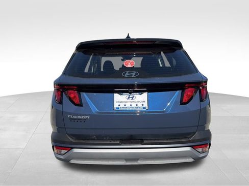 New 2026 Hyundai Tucson SE image 8