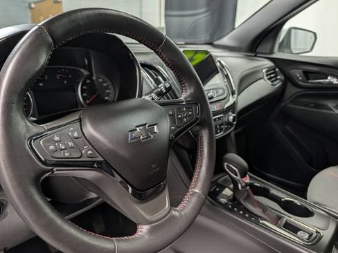 Certified 2022 Chevrolet Equinox RS w/ Infotainment Package AWD/4WD image 17