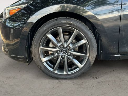 Used 2018 MAZDA MAZDA3 Grand Touring w/ Premium Equipment Package FWD image 13