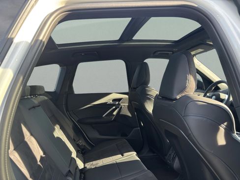 Used 2026 BMW X1 xDrive28i w/ Technology Package image 33