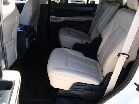 Used 2023 Ford Expedition Platinum image 23