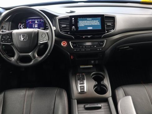 Used 2023 Honda Passport TrailSport image 2