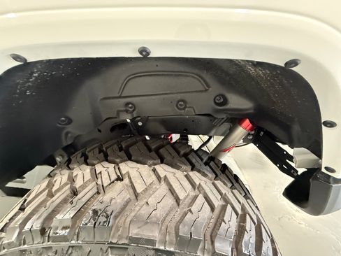 Used 2025 Jeep Wrangler Sport AWD/4WD image 21