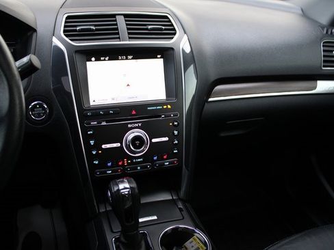 Used 2018 Ford Explorer Limited w/ Equipment Group 301A image 26