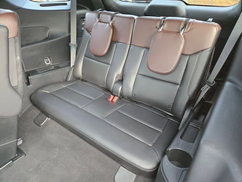 Used 2023 Ford Explorer Platinum w/ Technology Package image 21