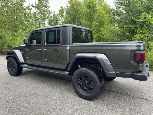 Used 2023 Jeep Gladiator Sport AWD/4WD image 7