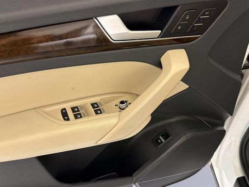 Used 2019 Audi Q5 2.0T Premium w/ Convenience Package AWD/4WD image 26