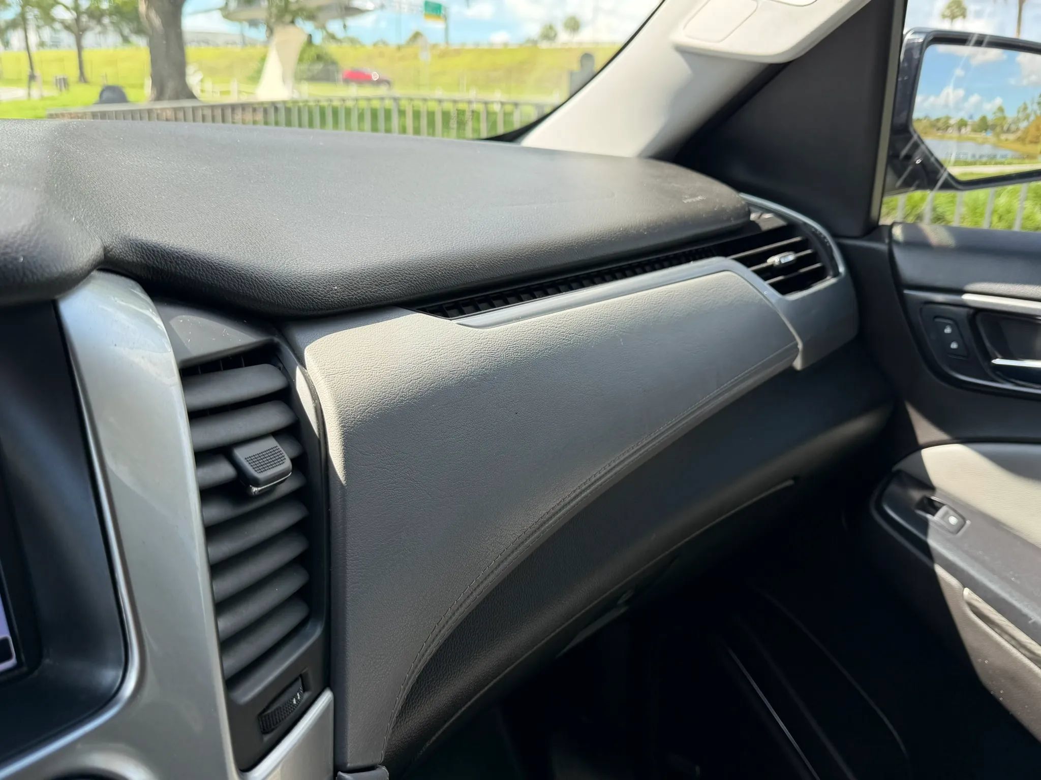 Used 2017 Chevrolet Suburban LT AWD/4WD image 35