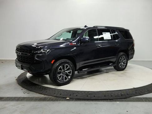 Used 2024 Chevrolet Tahoe Z71 w/ Luxury Package AWD/4WD image 4