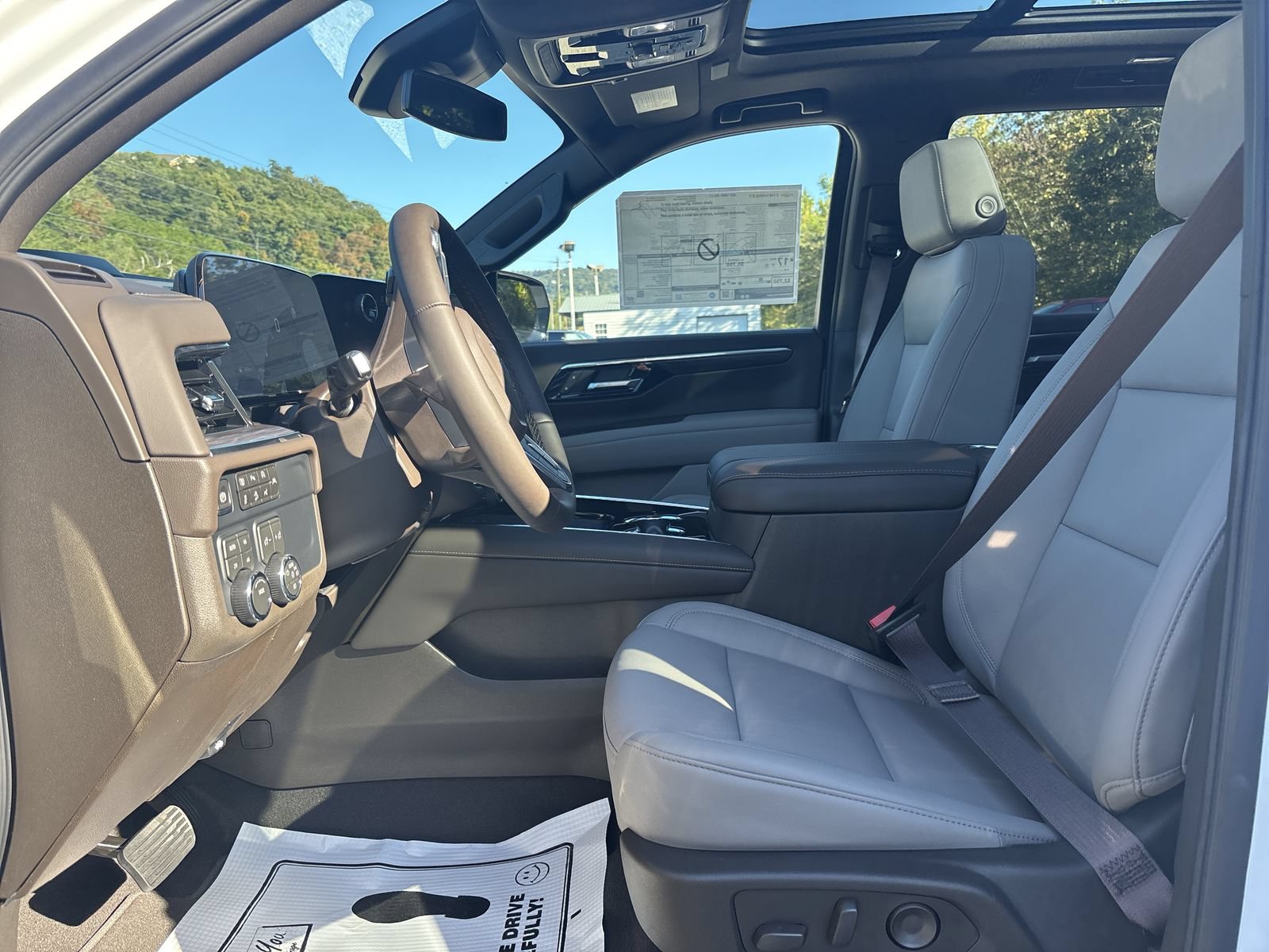 New 2027 Chevrolet Tahoe Z71 w/ Comfort Package AWD/4WD image 14
