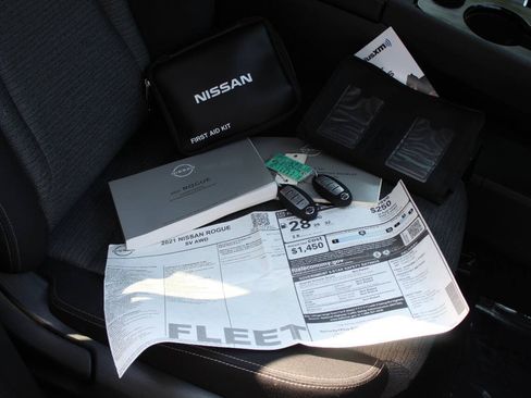 Used 2021 Nissan Rogue SV AWD/4WD image 38