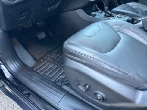 Used 2021 Jeep Cherokee Latitude Lux 80th Anniv w/ Quick Order Package 26U 80TH image 17