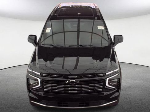 Used 2025 Chevrolet Suburban High Country AWD/4WD image 2