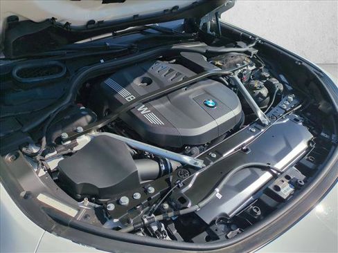Used 2024 BMW 740i w/ Premium Package 2 RWD image 25