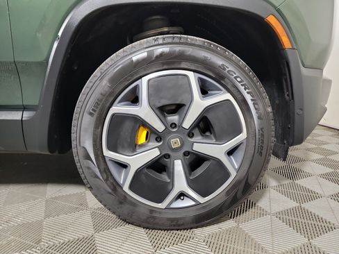 Used 2024 Rivian R1S Adventure AWD/4WD image 11