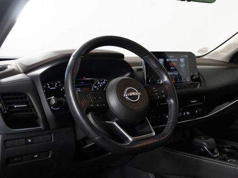 Used 2023 Nissan Rogue SL w/ SL Premium Package image 4