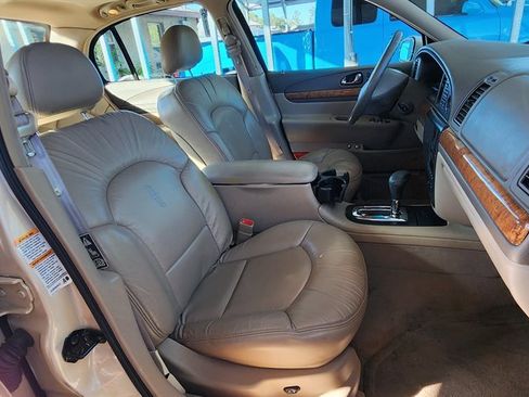 Used 2001 Lincoln Continental image 23