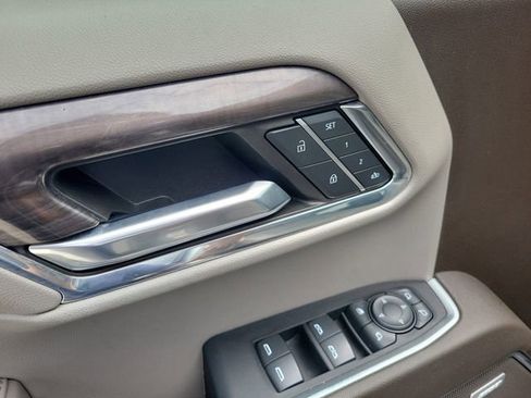 Used 2024 Chevrolet Silverado 1500 LTZ w/ LTZ Premium Package AWD/4WD image 18