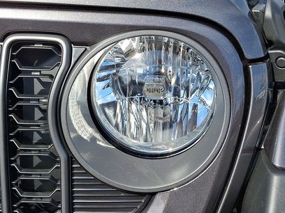 New 2025 Jeep Gladiator Sport