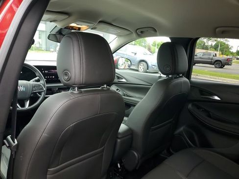 Certified 2024 Buick Encore GX Preferred FWD image 9