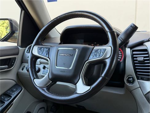 Used 2016 GMC Yukon Denali w/ Open Road Package AWD/4WD image 9