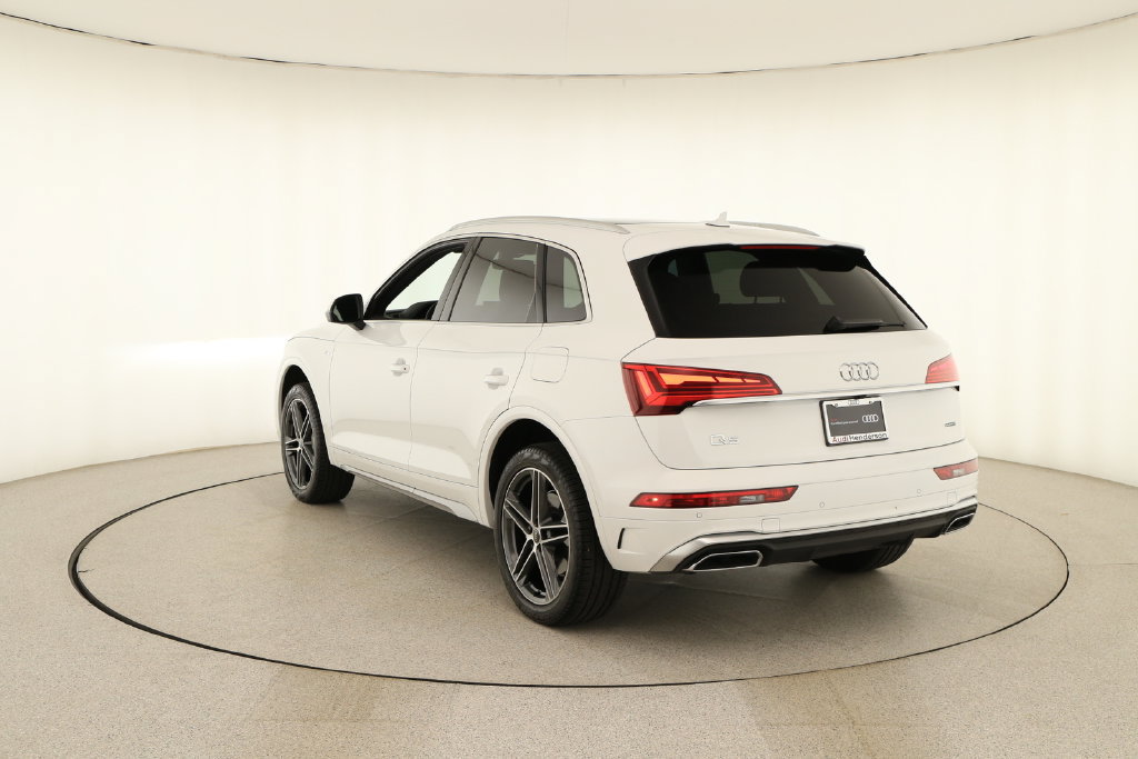 Certified 2024 Audi Q5 e Premium w/ Convenience Package AWD/4WD image 4
