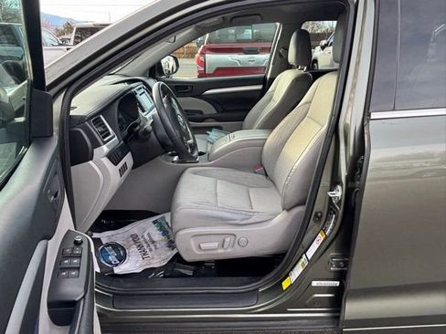 Used 2015 Toyota Highlander Plus image 15