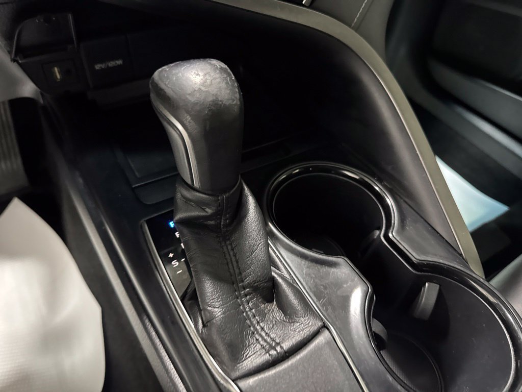 Used 2018 Toyota Camry SE FWD image 21