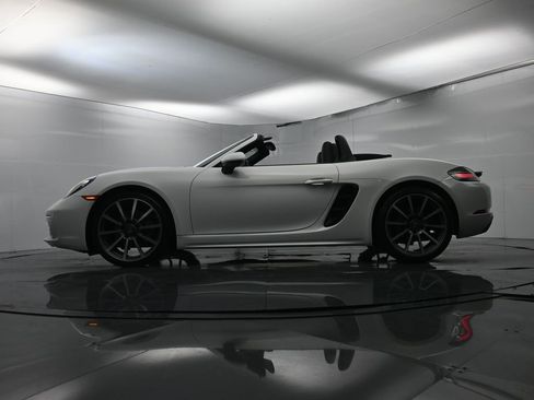 Used 2018 Porsche 718 Boxster image 49
