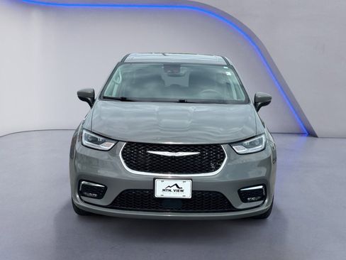 Used 2023 Chrysler Pacifica Touring-L AWD/4WD image 8