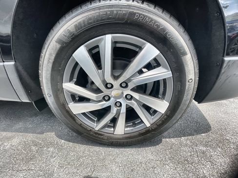 Used 2023 Chevrolet Equinox LT FWD image 32