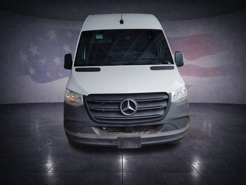 Used 2023 Mercedes-Benz Sprinter 2500 image 8