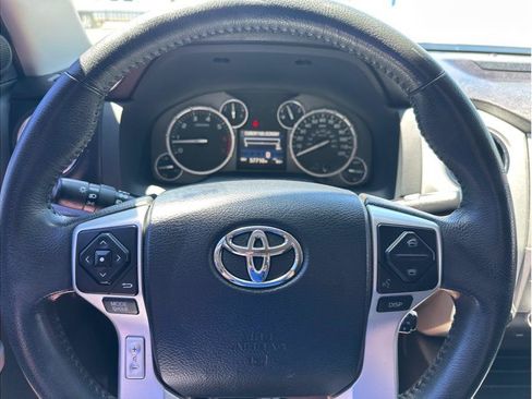 Used 2017 Toyota Tundra Limited w/ Limited Premium Package AWD/4WD image 37