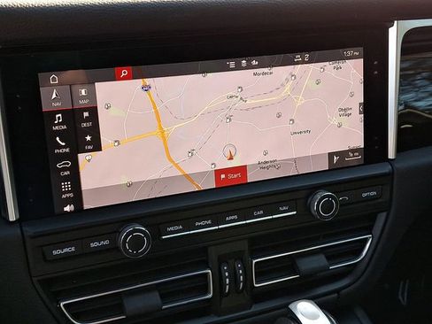 Used 2021 Porsche Macan S image 21