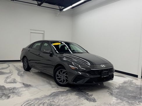 Used 2024 Hyundai Elantra SEL FWD image 1