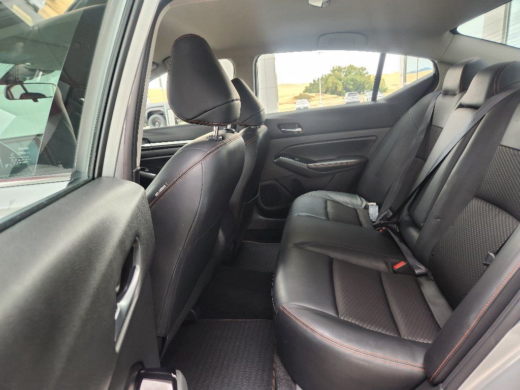 Used 2024 Nissan Altima 2.5 SR FWD image 23