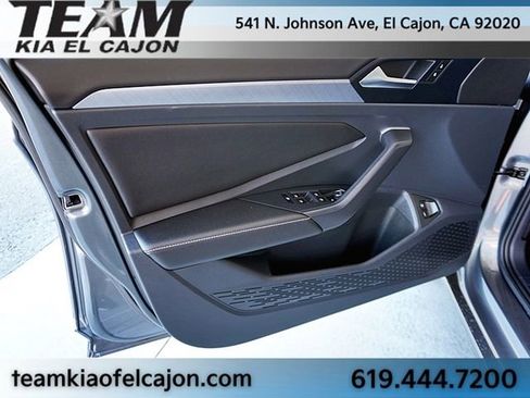Used 2024 Volkswagen Jetta SE FWD image 21