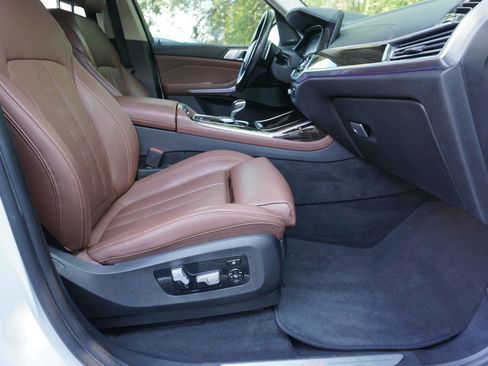 Used 2020 BMW X7 xDrive40i w/ Premium Package AWD/4WD image 19