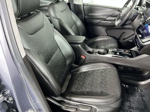 Used 2022 Chevrolet Bolt LT w/ Infotainment Package FWD image 27