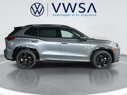 New 2026 Volkswagen Tiguan SE R-Line image 8